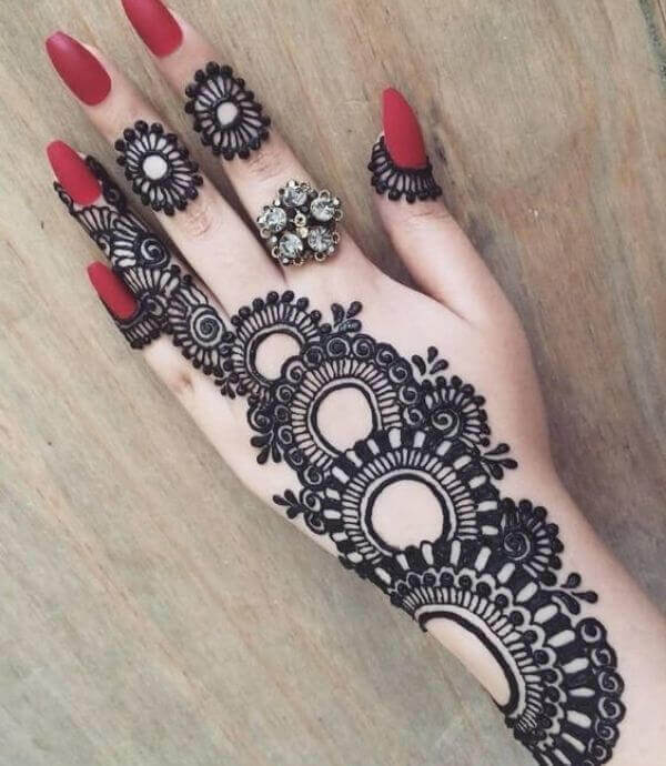 eye catchy arabic mehndi design