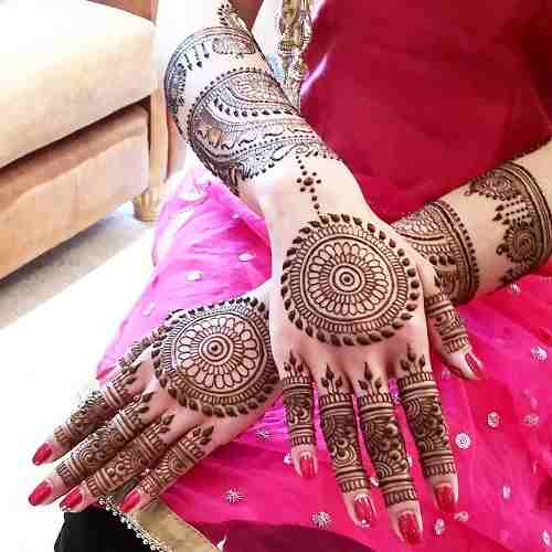 Arabic Circle Mehndi For Back hands