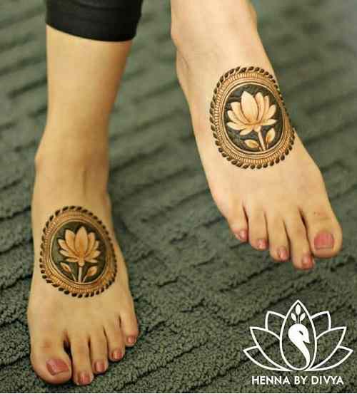 Lotus Circle Mehndi on Feet