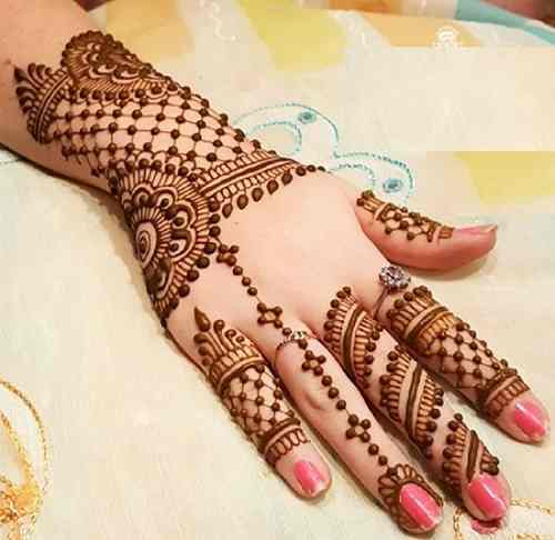 Pushed-Arabic-Bail-Mehndi-Design